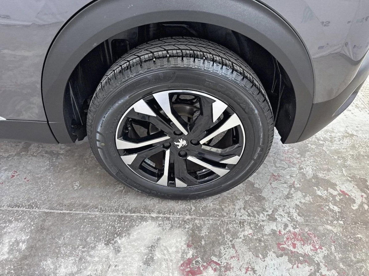 Peugeot 2008 BlueHDi 130 S&S EAT8 GT Pack (7)