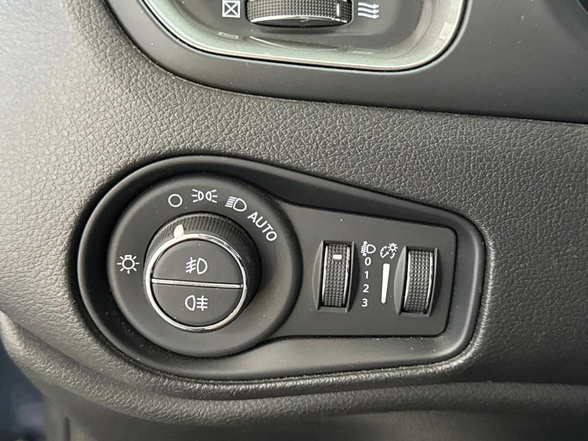 Jeep Renegade 1.5 Turbo T4 MHEV Limited (12)