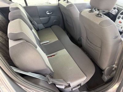 Renault Modus 1.2 16V TCE Dynamique (9)