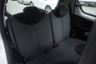 Toyota Aygo 1.0 12V VVT-i 5 porte Active Connect (12)