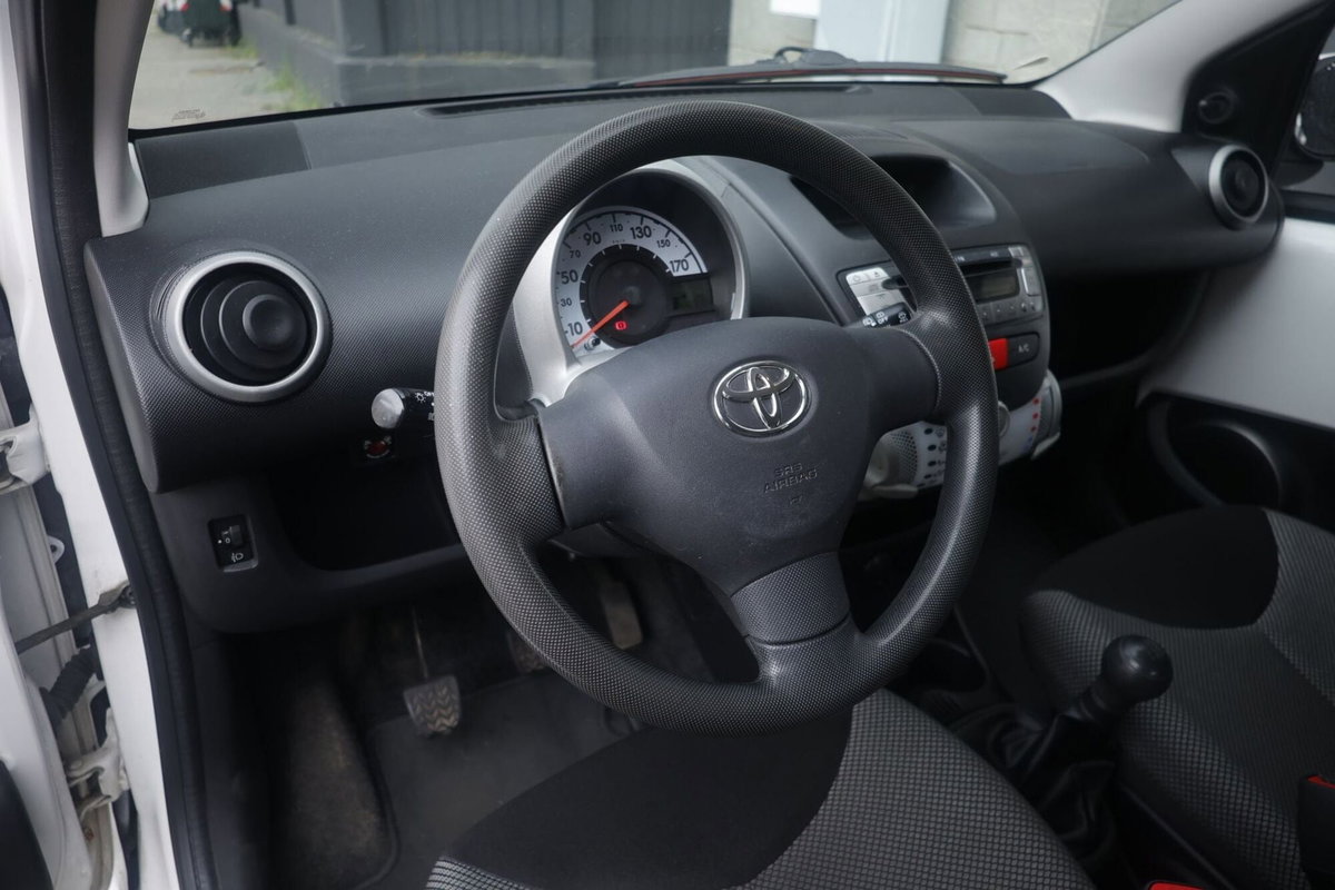 Toyota Aygo 1.0 12V VVT-i 5 porte Active Connect (14)