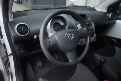 Toyota Aygo 1.0 12V VVT-i 5 porte Active Connect (14)