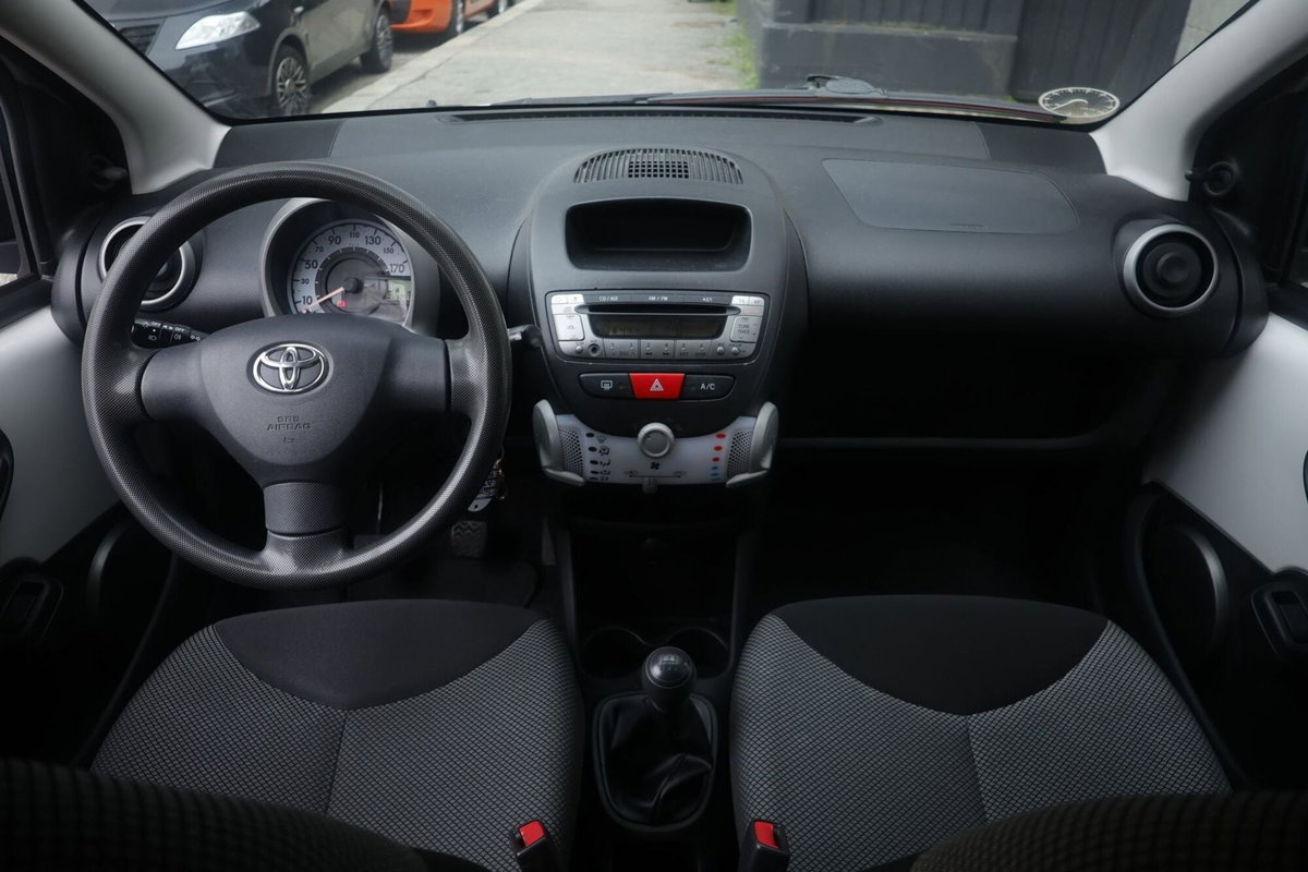 Toyota Aygo 1.0 12V VVT-i 5 porte Active Connect (2)