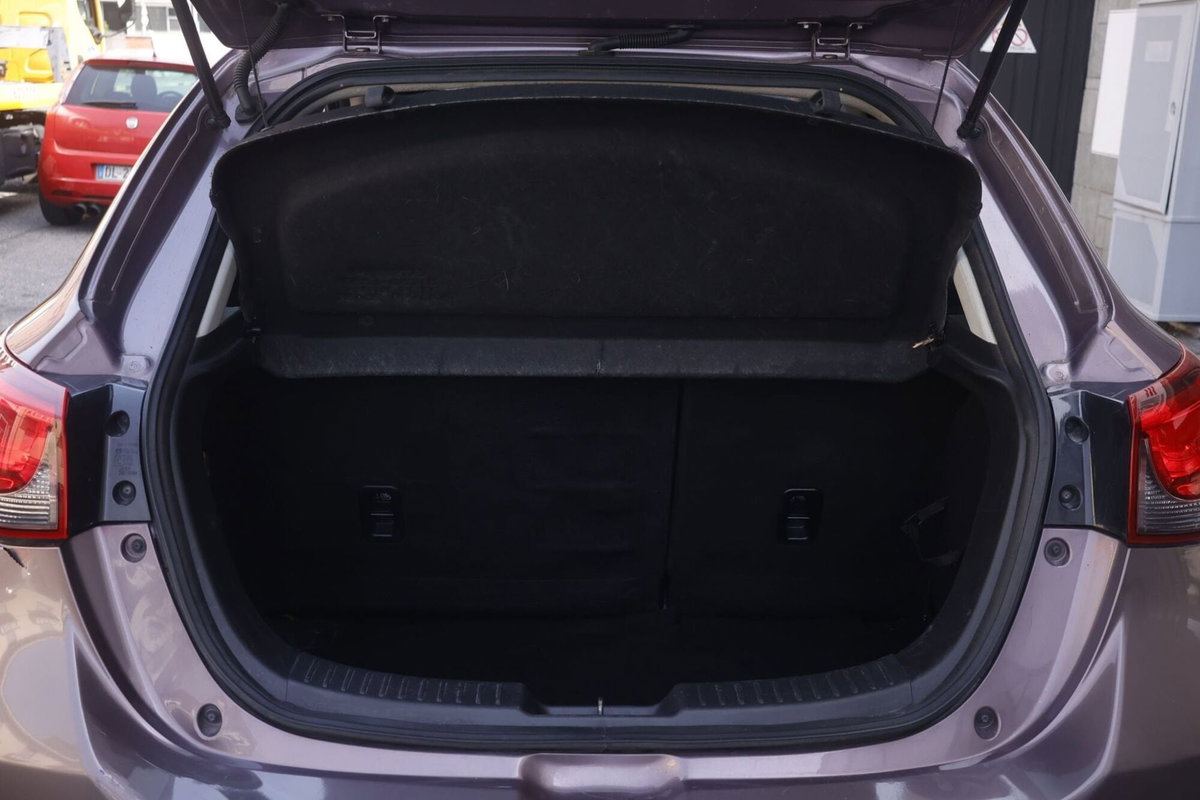 Mazda Mazda2 1.3 16V 75CV 3p. Energy (18)