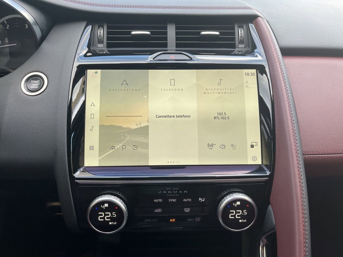 Jaguar E-Pace 1.5 i3 mhev R-Dynamic HSE fwd 160cv auto (18)