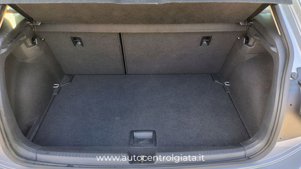 Volkswagen Polo 1.0 tsi Life 95cv (10)