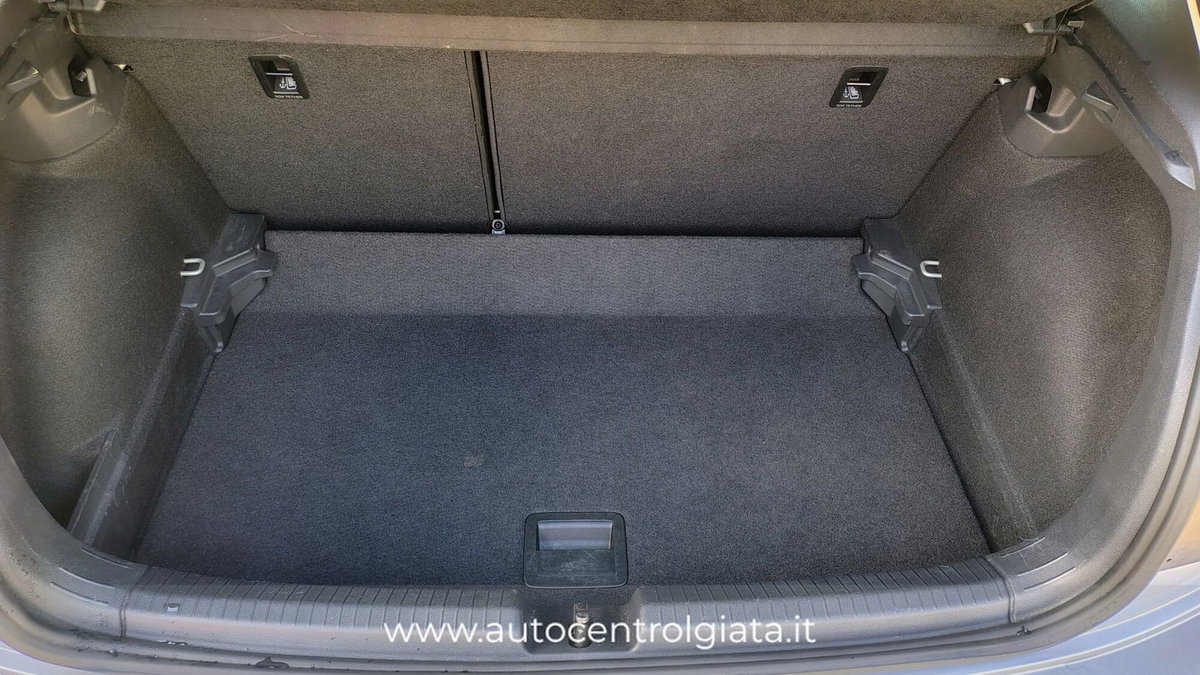 Volkswagen Polo 1.0 tsi Life 95cv (12)