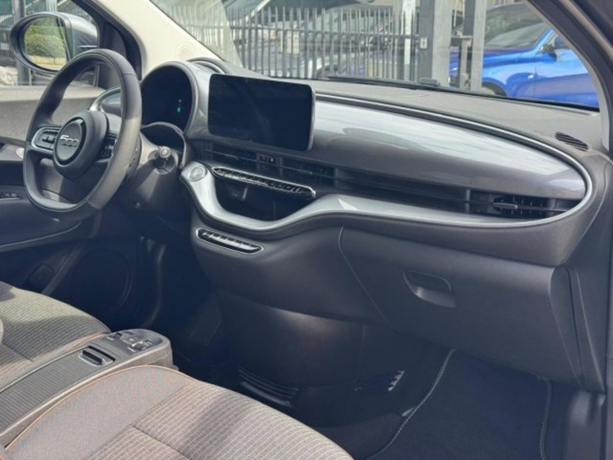 Fiat 500e Passion Berlina 42 kWh (15)