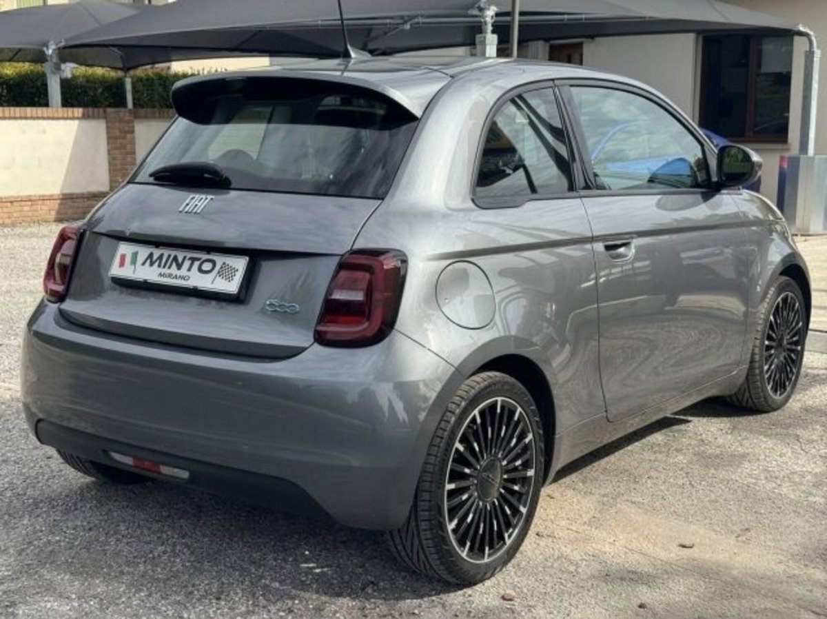 Fiat 500e Passion Berlina 42 kWh (4)