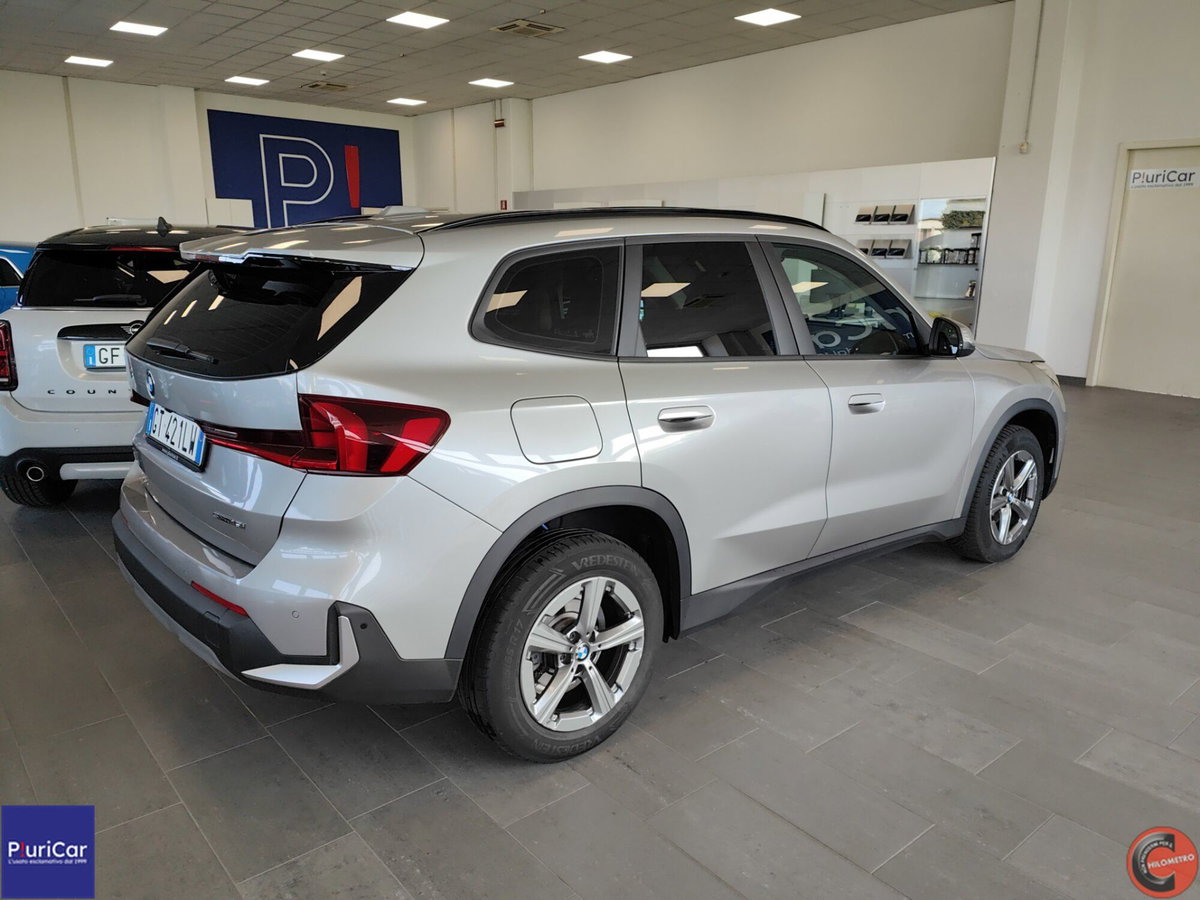 BMW X1 sdrive18i X-Line auto (8)