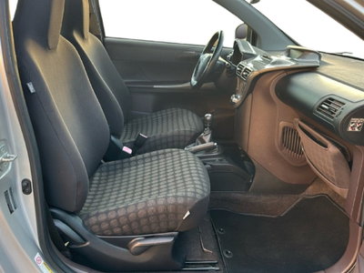 Toyota iQ 1.0 Sol (12)