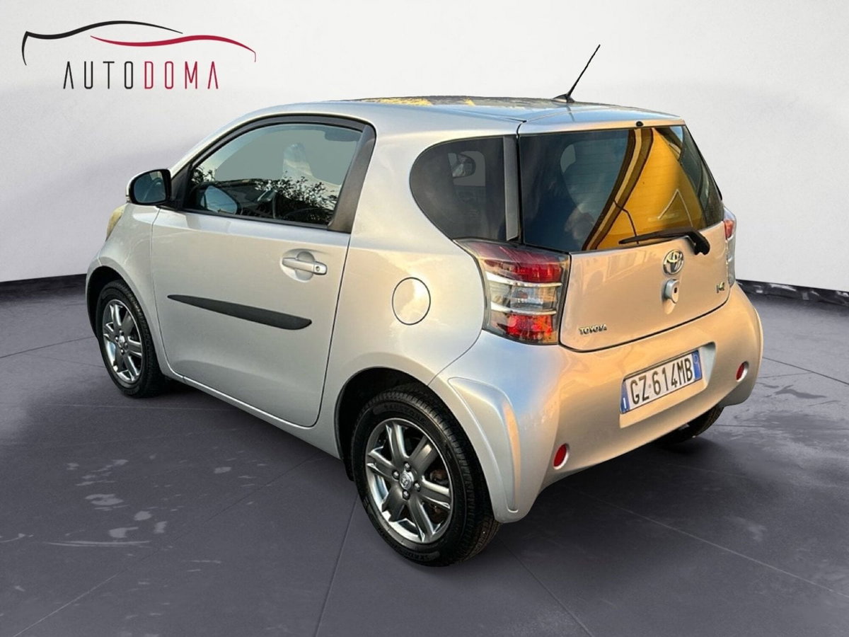 Toyota iQ 1.0 Sol (2)