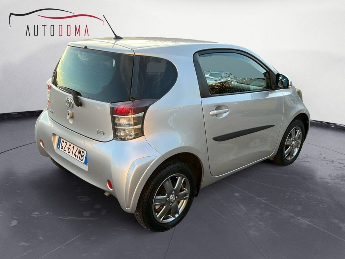 Toyota iQ 1.0 Sol (4)