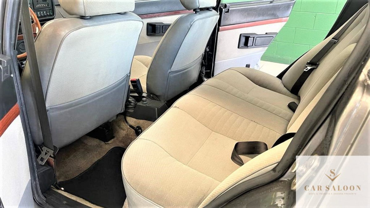 Alfa Romeo Alfetta 2.0i Quadrifoglio Oro (11)