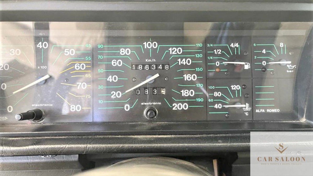 Alfa Romeo Alfetta 2.0i Quadrifoglio Oro (12)
