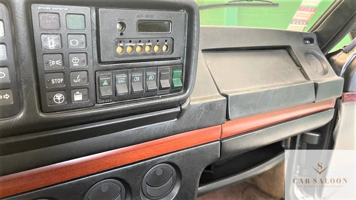 Alfa Romeo Alfetta 2.0i Quadrifoglio Oro (13)
