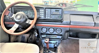 Alfa Romeo Alfetta 2.0i Quadrifoglio Oro (7)