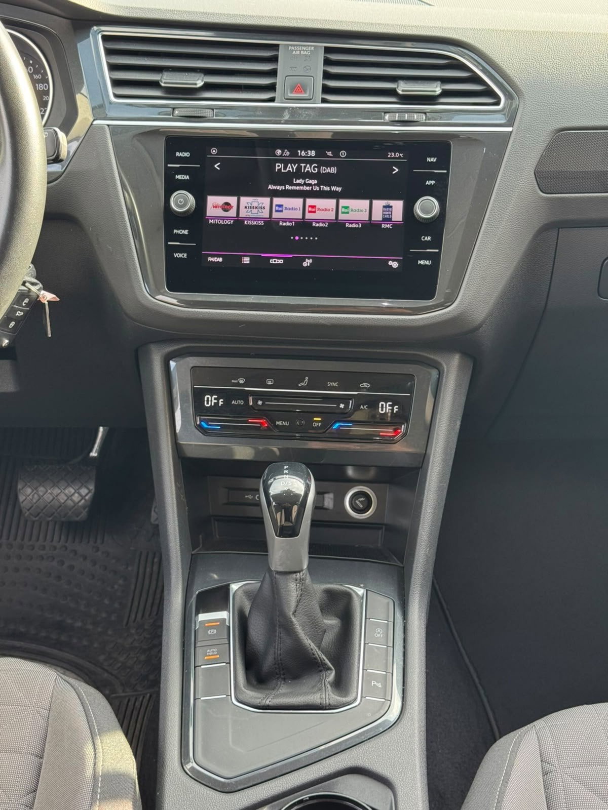Volkswagen Tiguan Allspace 2.0 TDI SCR DSG 4MOTION Life (12)