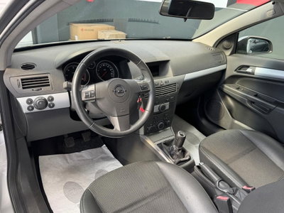 Opel Astra GTC 1.9 CDTI 120CV 3 porte aut. Cosmo (11)