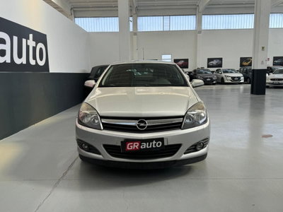 Opel Astra GTC 1.9 CDTI 120CV 3 porte aut. Cosmo (3)