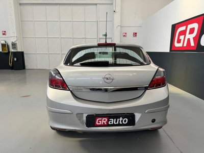 Opel Astra GTC 1.9 CDTI 120CV 3 porte aut. Cosmo (9)
