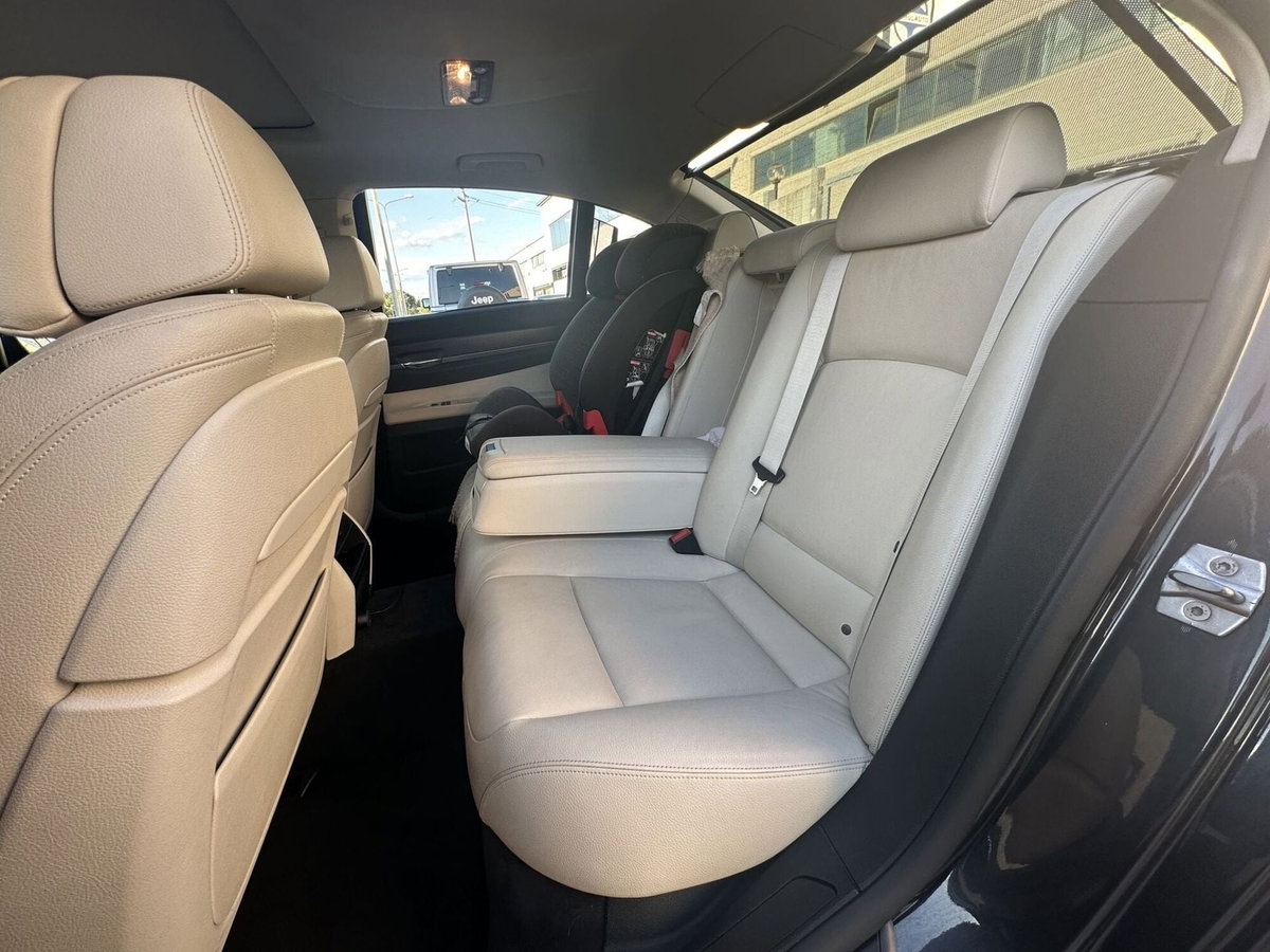 BMW Serie 7 730d Eccelsa (12)