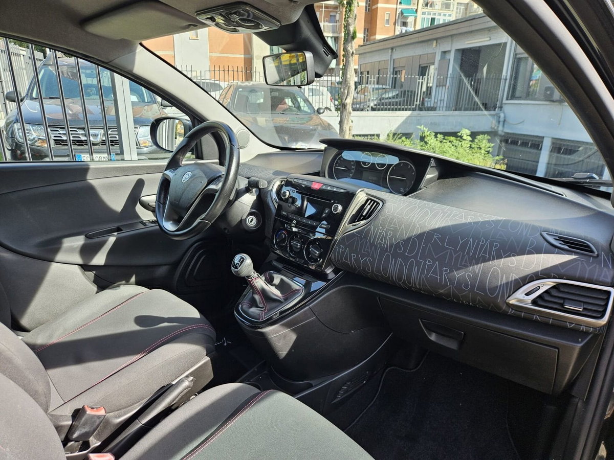 Lancia Ypsilon 1.3 MJT 16V 95 CV 5 porte S&S Elefantino (11)