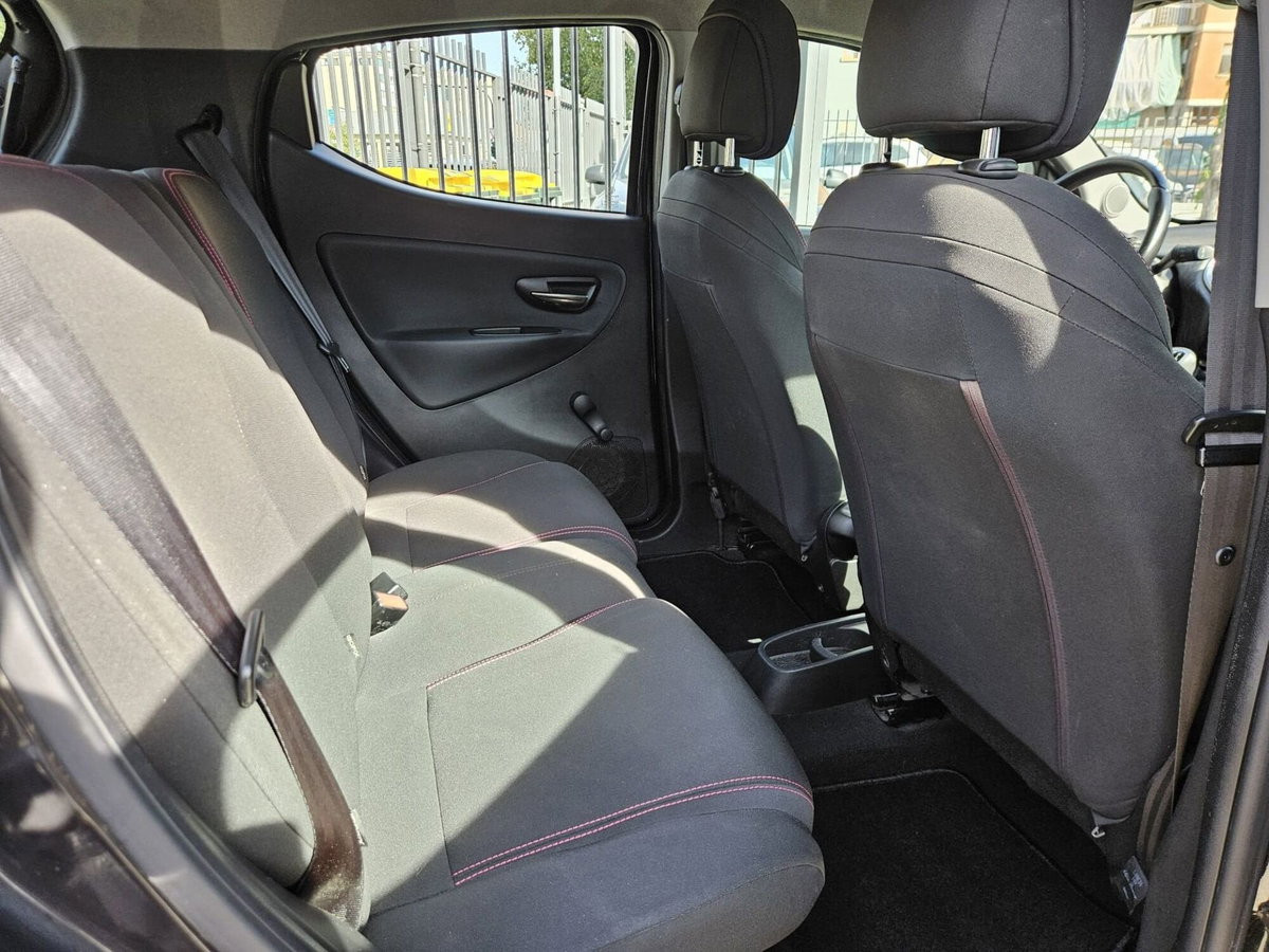 Lancia Ypsilon 1.3 MJT 16V 95 CV 5 porte S&S Elefantino (13)