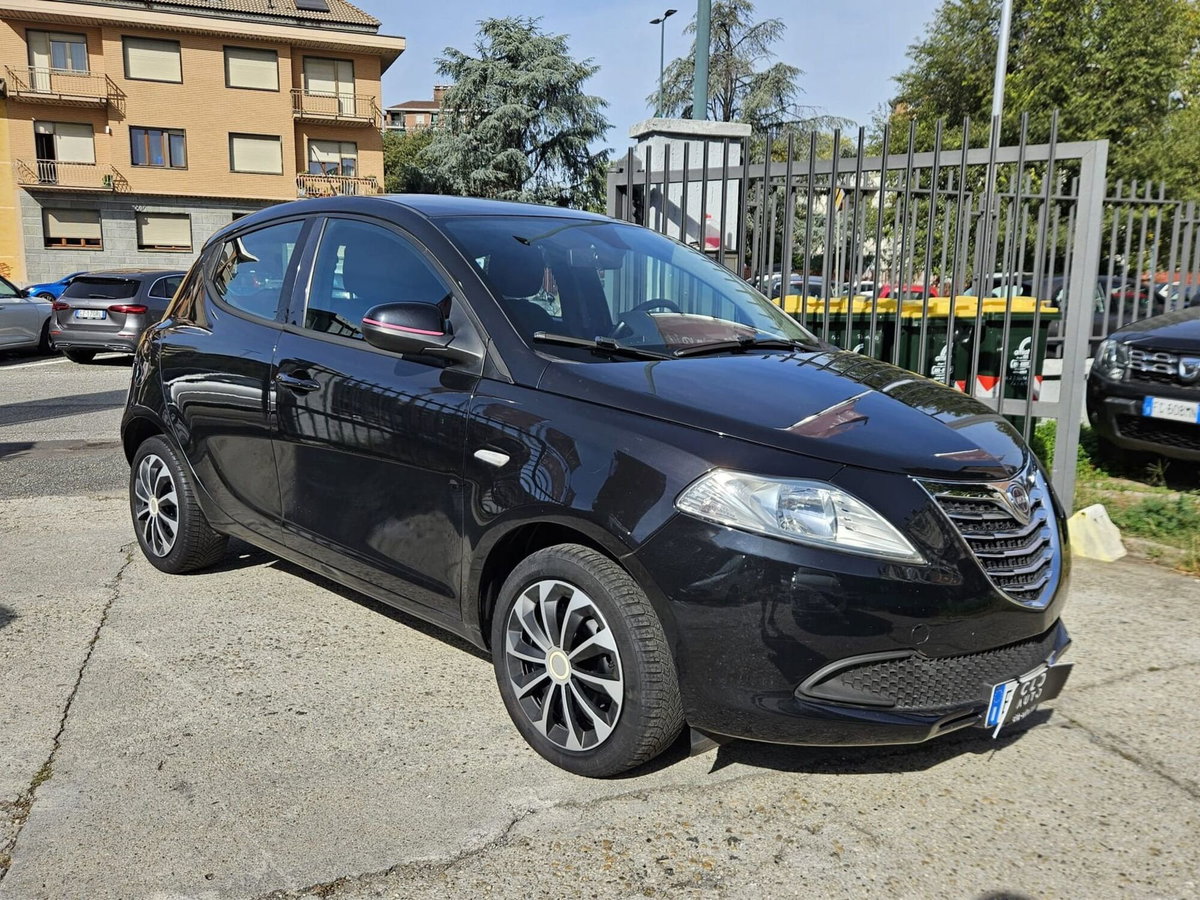 Lancia Ypsilon 1.3 MJT 16V 95 CV 5 porte S&S Elefantino (3)