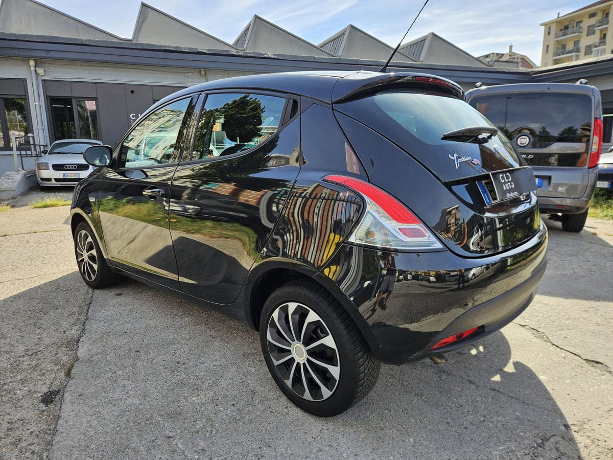 Lancia Ypsilon 1.3 MJT 16V 95 CV 5 porte S&S Elefantino (6)