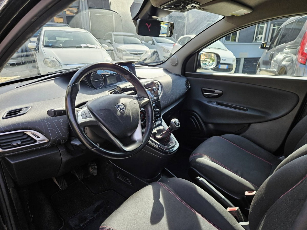 Lancia Ypsilon 1.3 MJT 16V 95 CV 5 porte S&S Elefantino (7)
