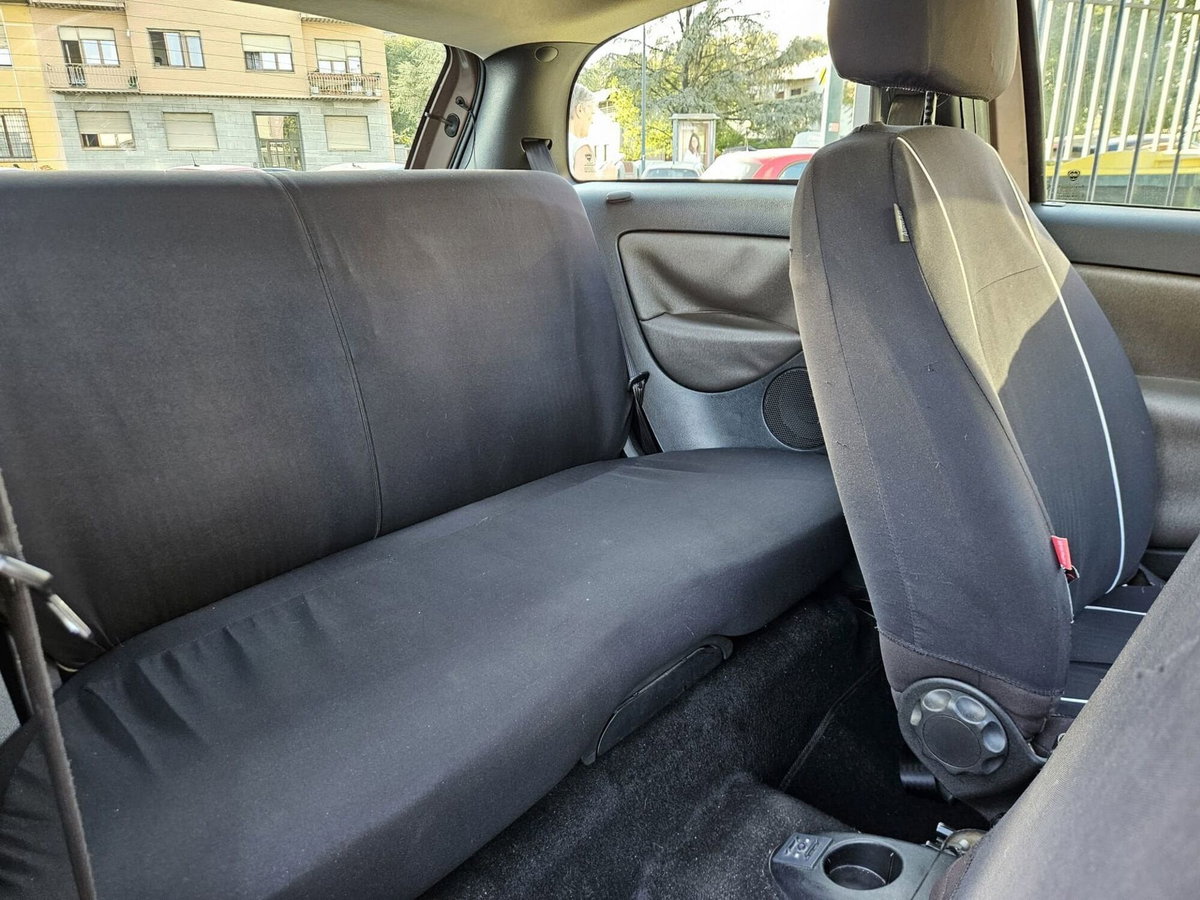 Lancia Ypsilon 1.4 Argento Ecochic GPL (10)