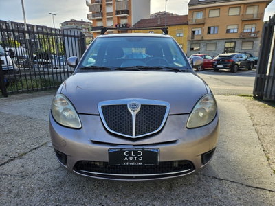 Lancia Ypsilon 1.4 Argento Ecochic GPL (2)