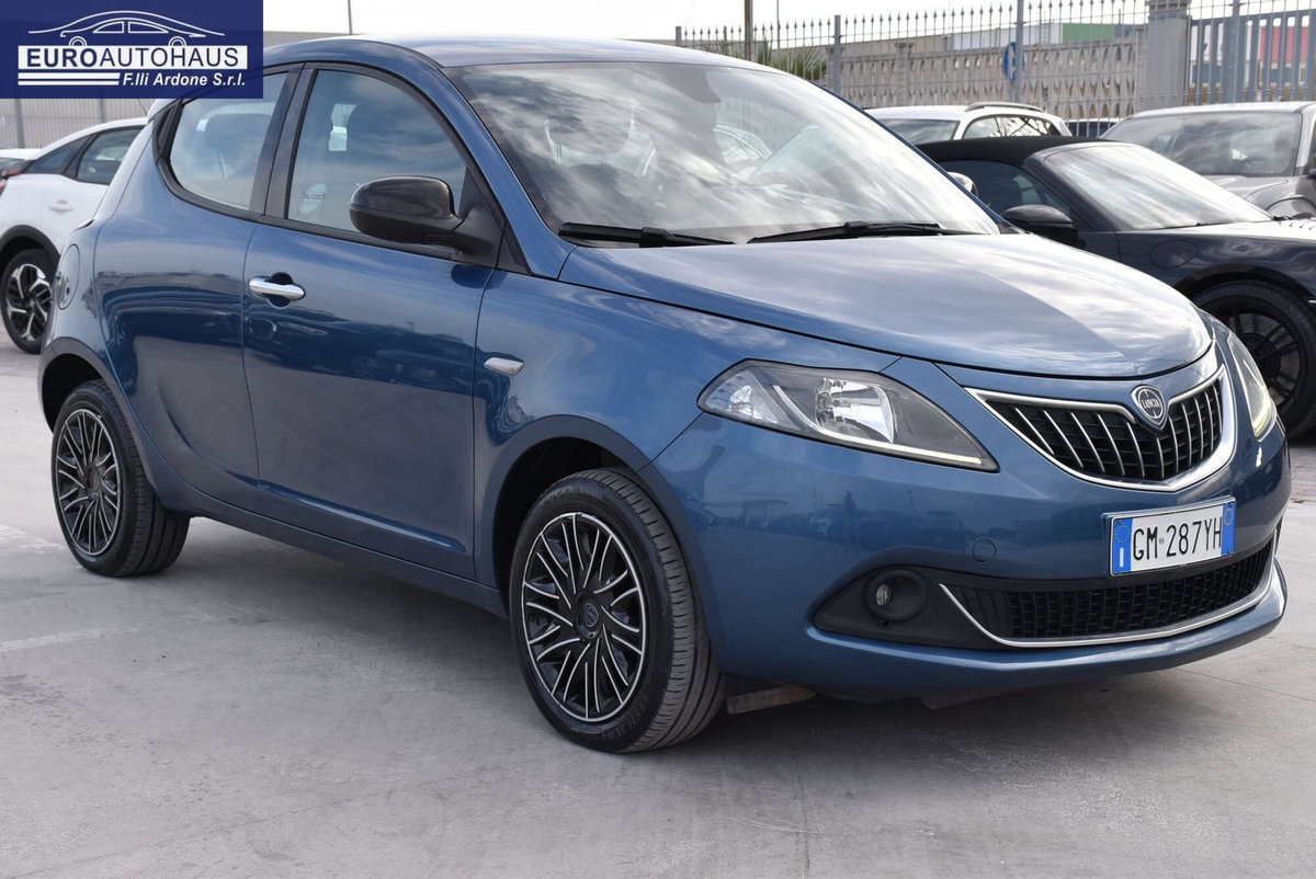 Lancia Ypsilon 1.0 FireFly 5 porte S&S Hybrid Gold Plus (3)