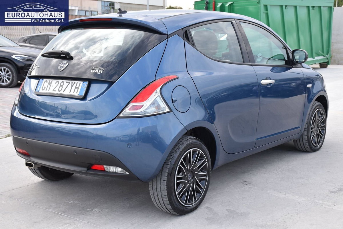 Lancia Ypsilon 1.0 FireFly 5 porte S&S Hybrid Gold Plus (4)