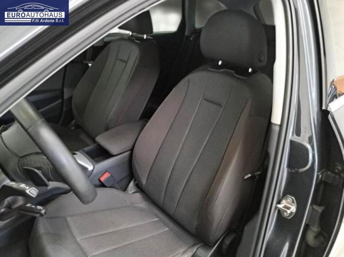 Audi A4 Avant 35 TDI/163 CV S tronic Business Advanced (4)