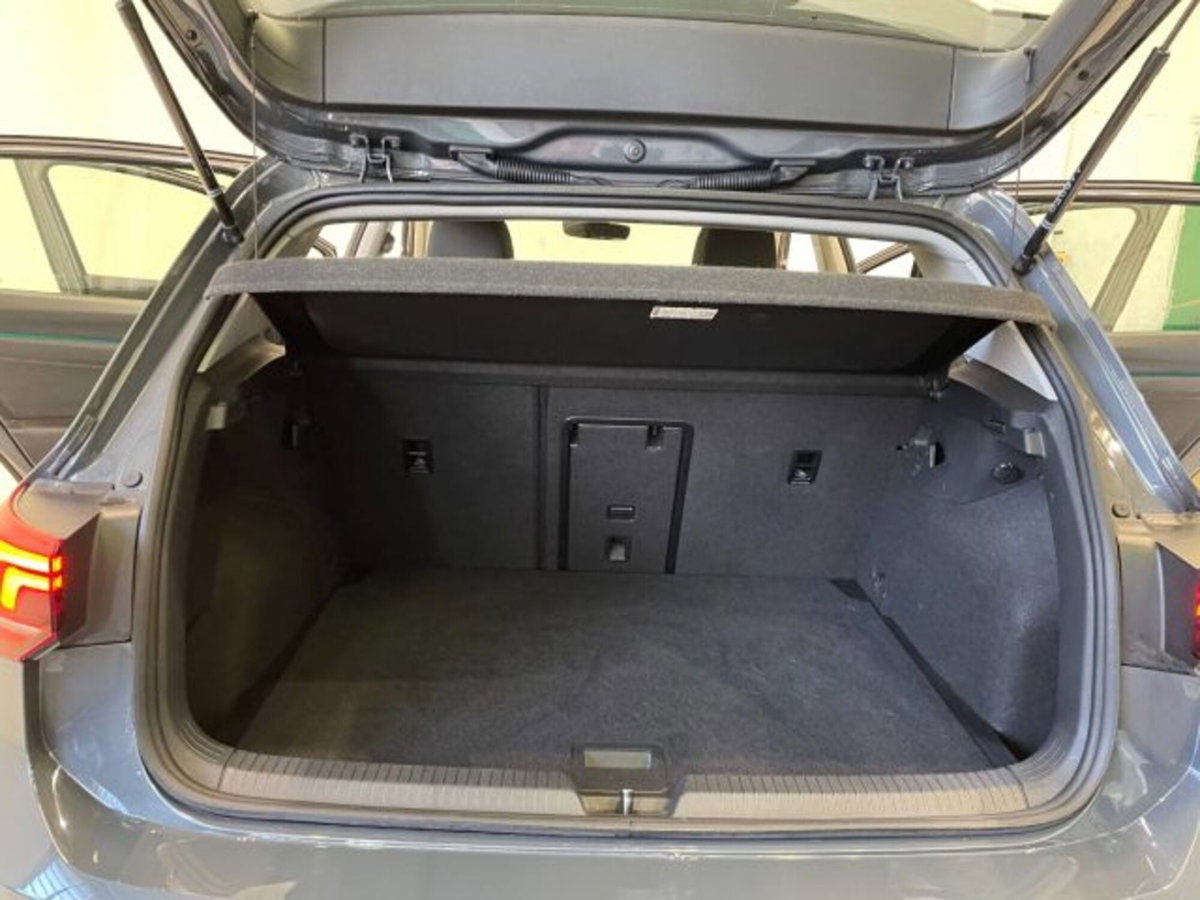 Volkswagen Golf 2.0 TDI SCR Life (14)