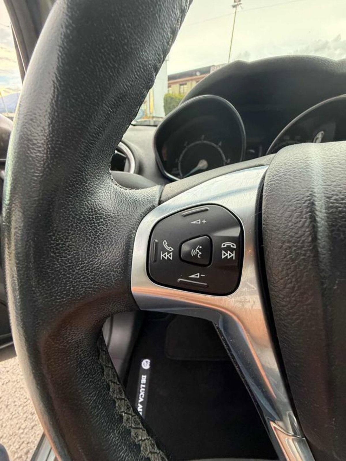 Ford Fiesta 1.5 TDCi 75CV 5 porte Titanium (18)