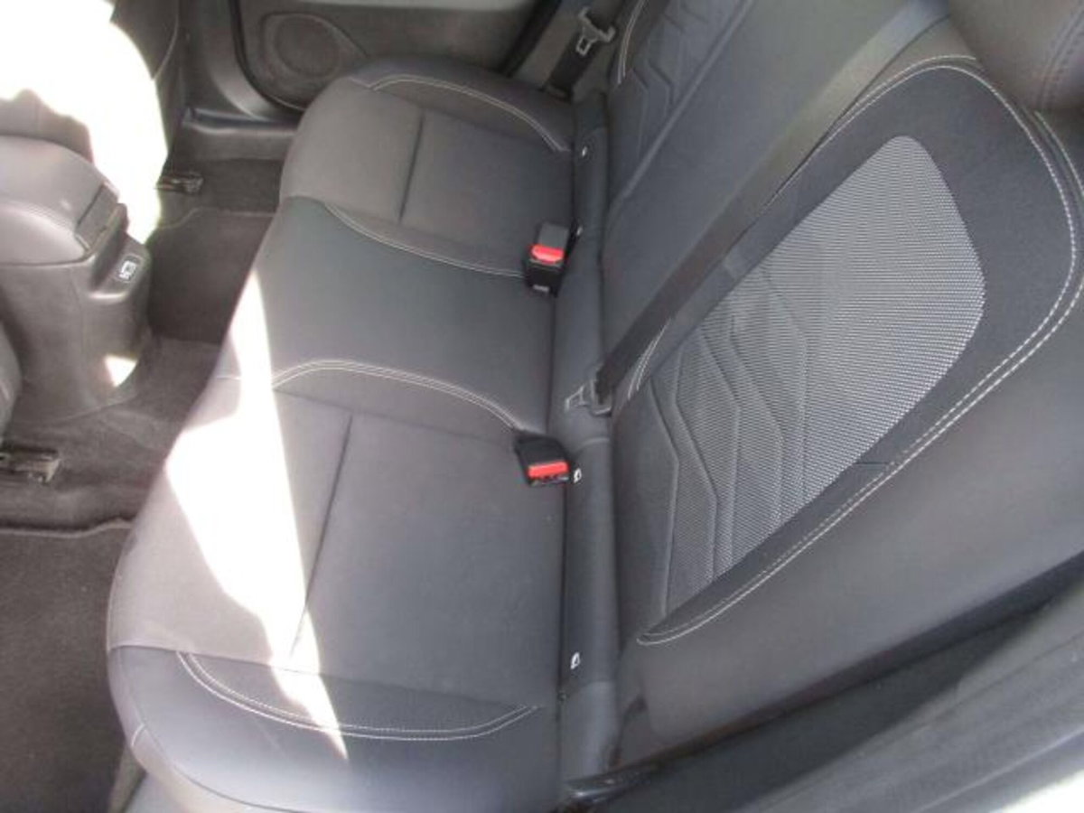Jeep Avenger 1.2 turbo Altitude fwd 100cv (11)