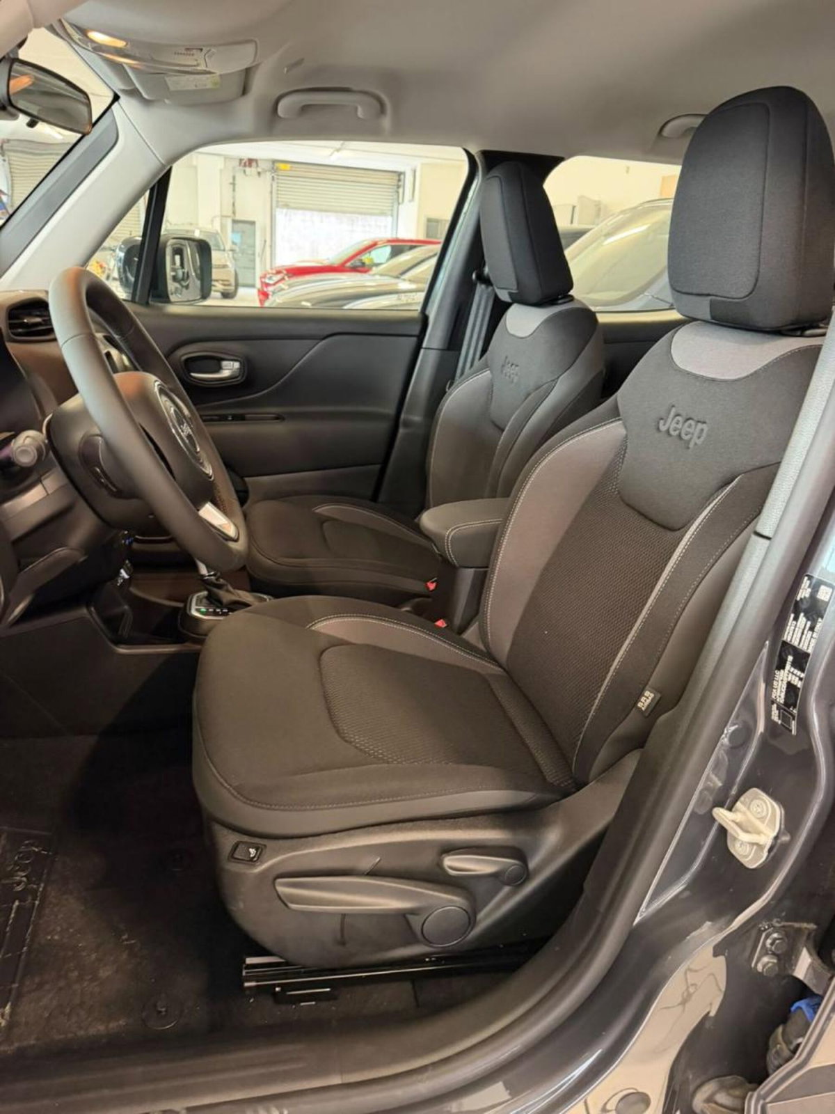 Jeep Renegade 1.5 Turbo T4 MHEV Limited (8)