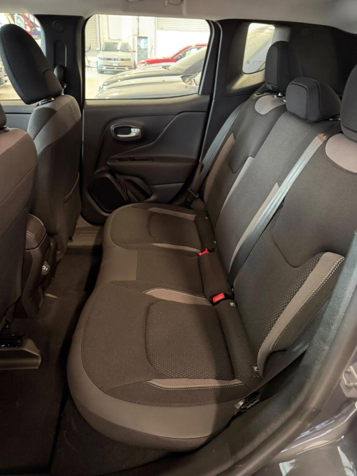Jeep Renegade 1.5 Turbo T4 MHEV Limited (9)
