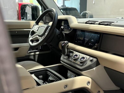 Land Rover Defender 110 3.0D I6 250 CV AWD Auto Commercial SE (14)