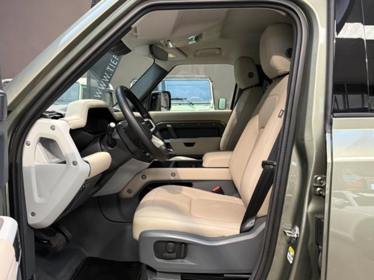 Land Rover Defender 110 3.0D I6 250 CV AWD Auto Commercial SE (8)