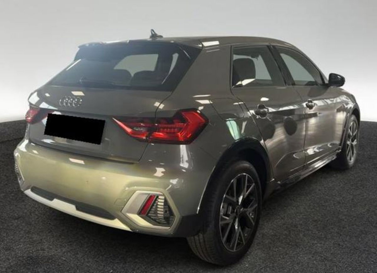 Audi A1 allstreet 30 1.0 tfsi Business 116cv s tronic (3)