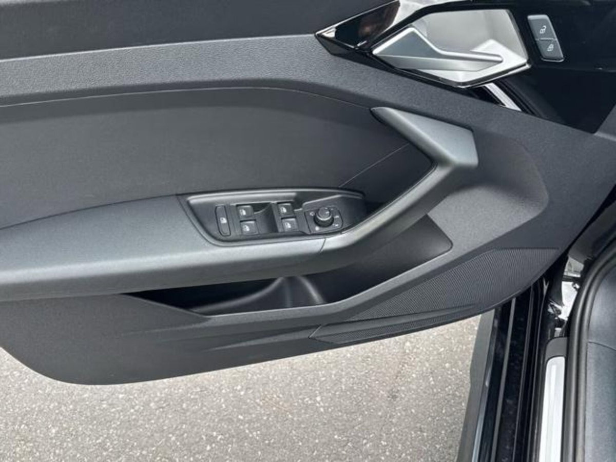 Audi A1 allstreet 30 1.0 tfsi Business 116cv (12)