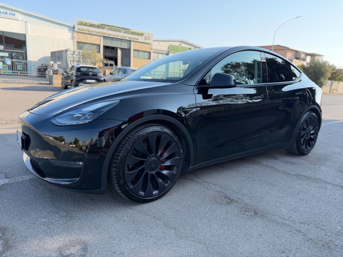 Tesla Model Y Performance awd (3)