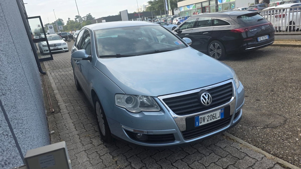 Volkswagen Passat 2.0 TDI DPF Highline (2)