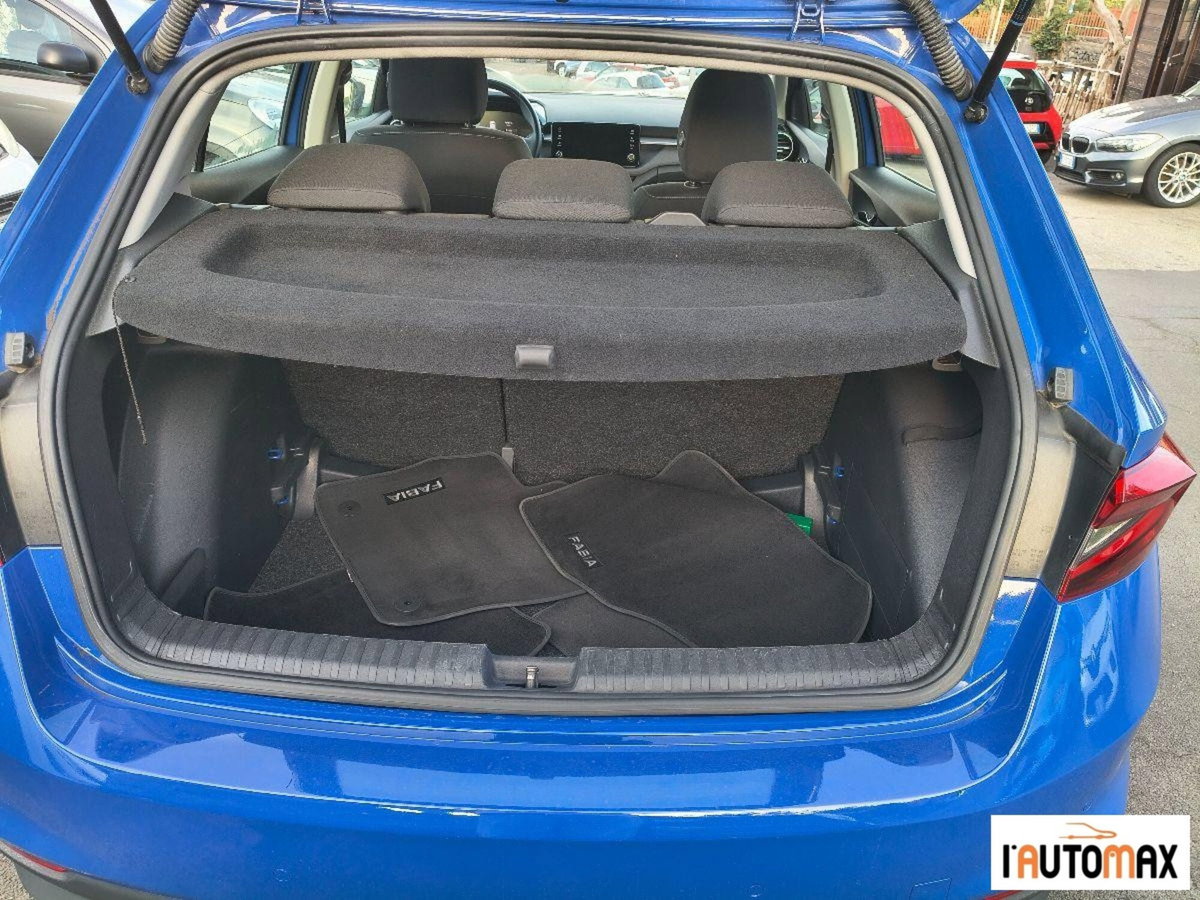 Skoda Fabia 1.0 mpi Selection 80cv (14)