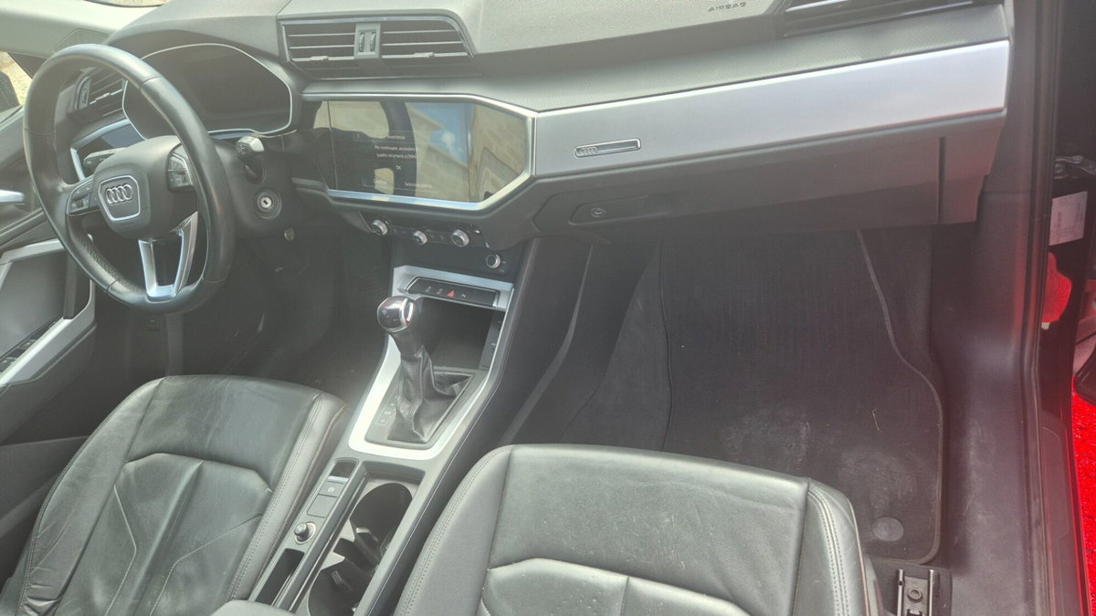 Audi Q3 35 TDI quattro S tronic Business Advanced (11)