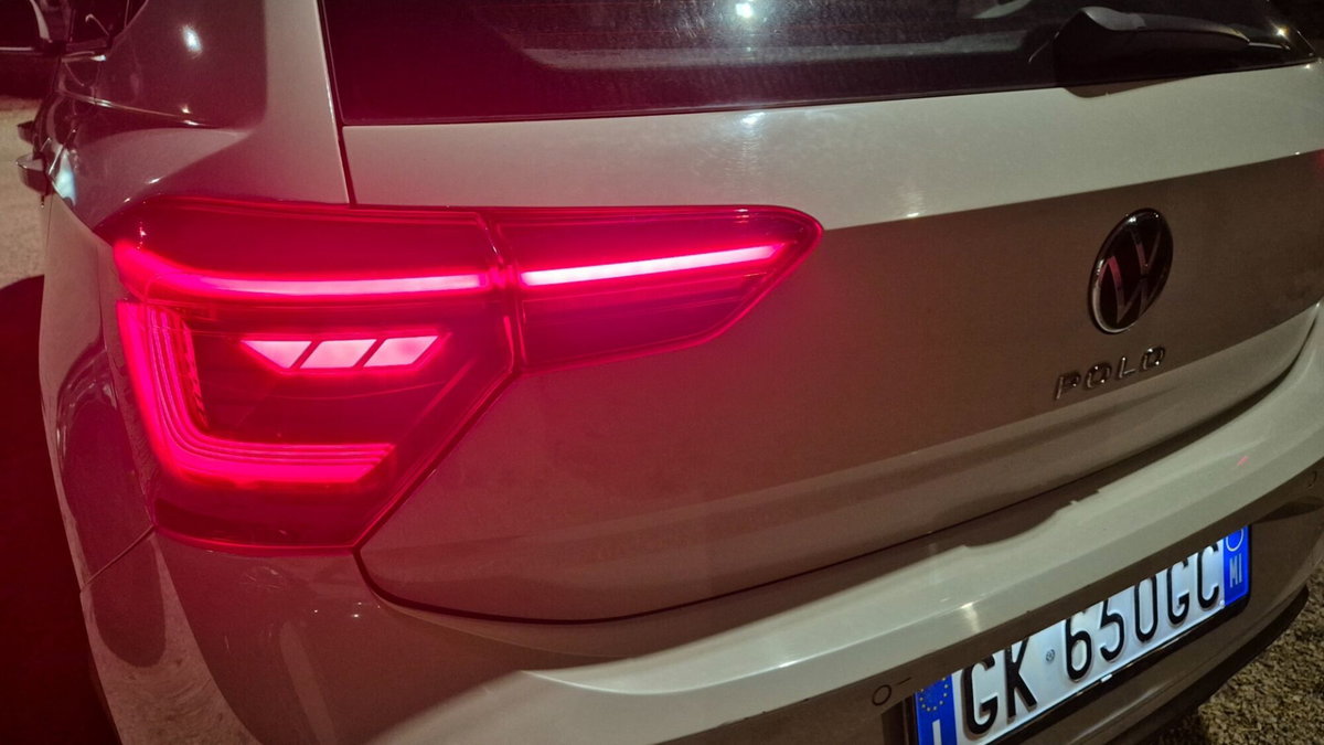 Volkswagen Polo 1.0 tsi Life 95cv (19)